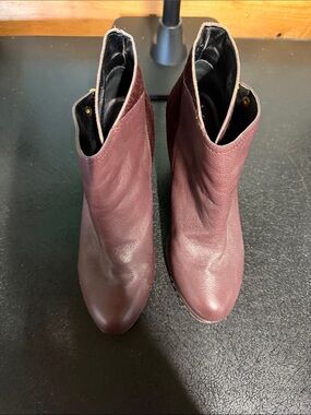 Kenneth Cole Reaction Women's Burgundy Ankle Booties